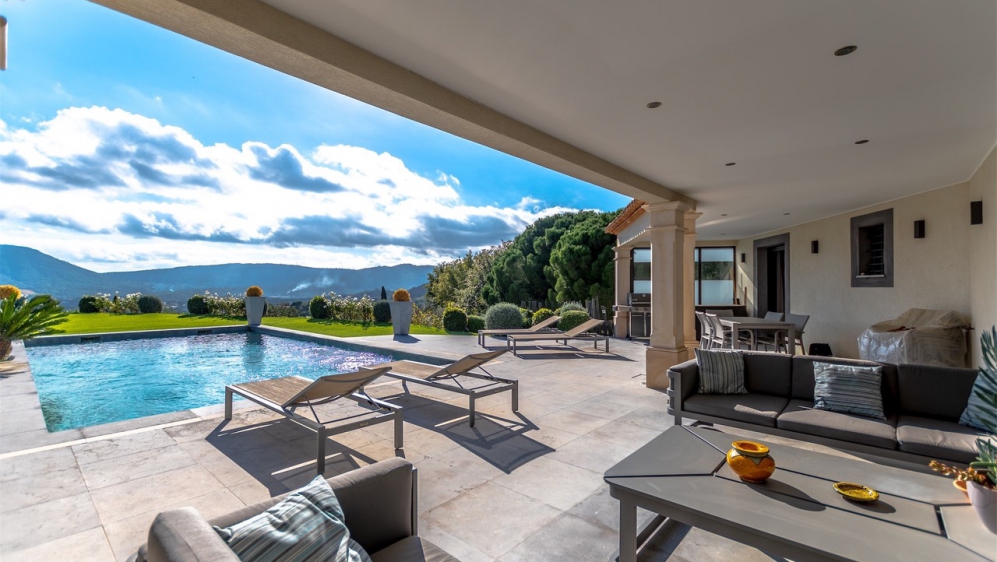 Schitterende luxe moderne villa met veel privacy en prachtig uitzicht