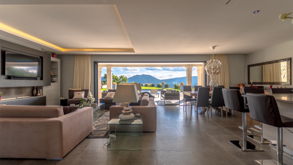 Schitterende luxe moderne villa met veel privacy en prachtig uitzicht