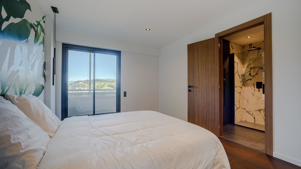 Schitterend luxe zeezicht appartement bij Cannes in luxe domein met concierge services