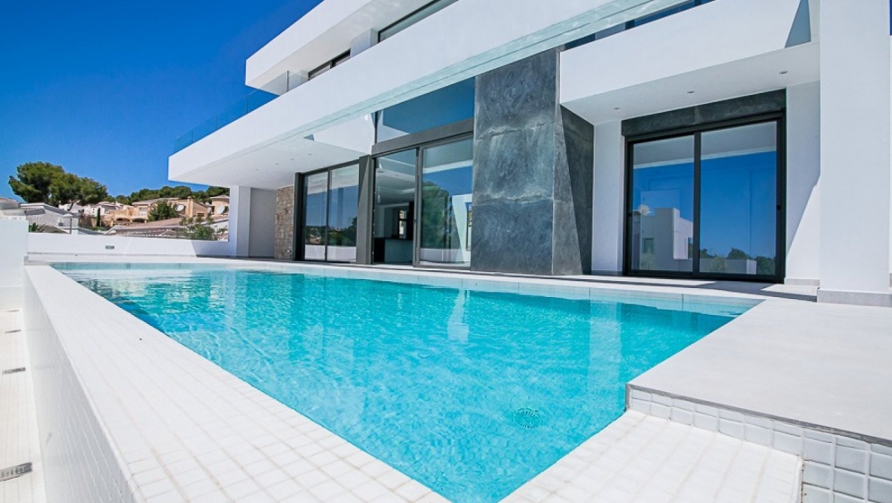 Nieuwe instapklare moderne villa op loopafstand van het centrum en strand van Moraira