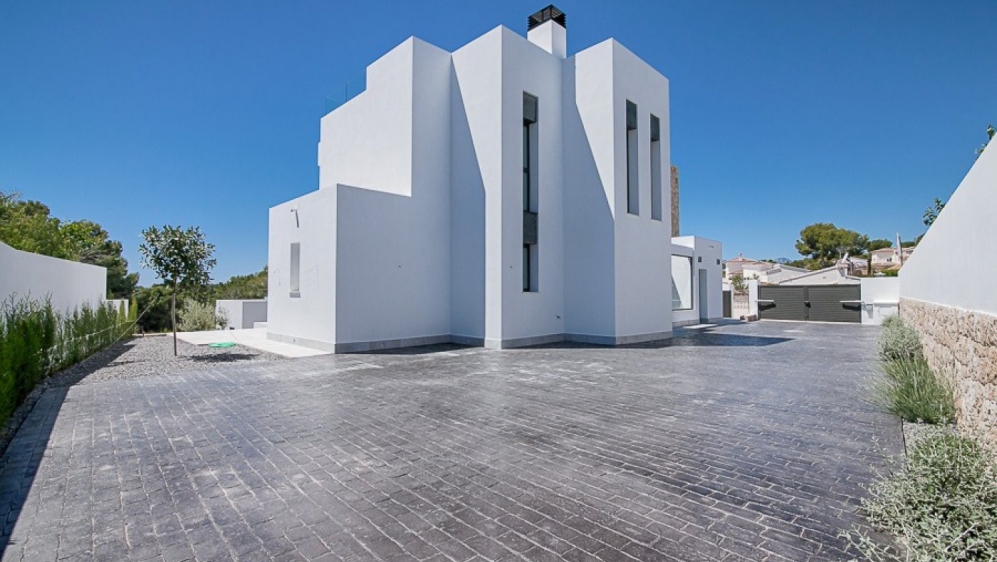 Nieuwe instapklare moderne villa op loopafstand van het centrum en strand van Moraira