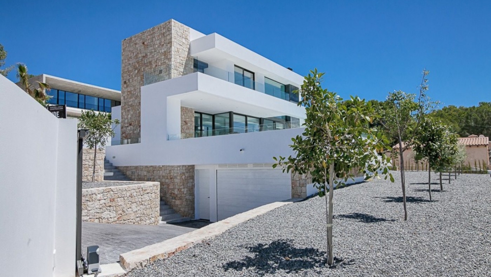 Nieuwe instapklare moderne villa op loopafstand van het centrum en strand van Moraira