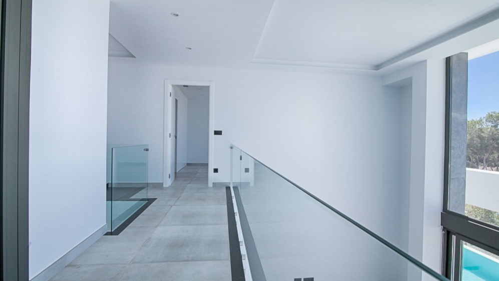 Nieuwe instapklare moderne villa op loopafstand van het centrum en strand van Moraira