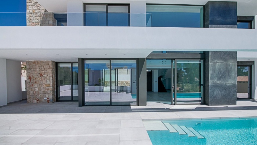 Nieuwe instapklare moderne villa op loopafstand van het centrum en strand van Moraira