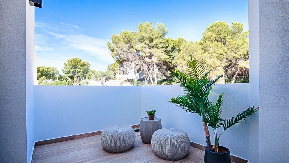 Stunning contemporary townhouses just 300 m from the beach and towncenter of Moraira