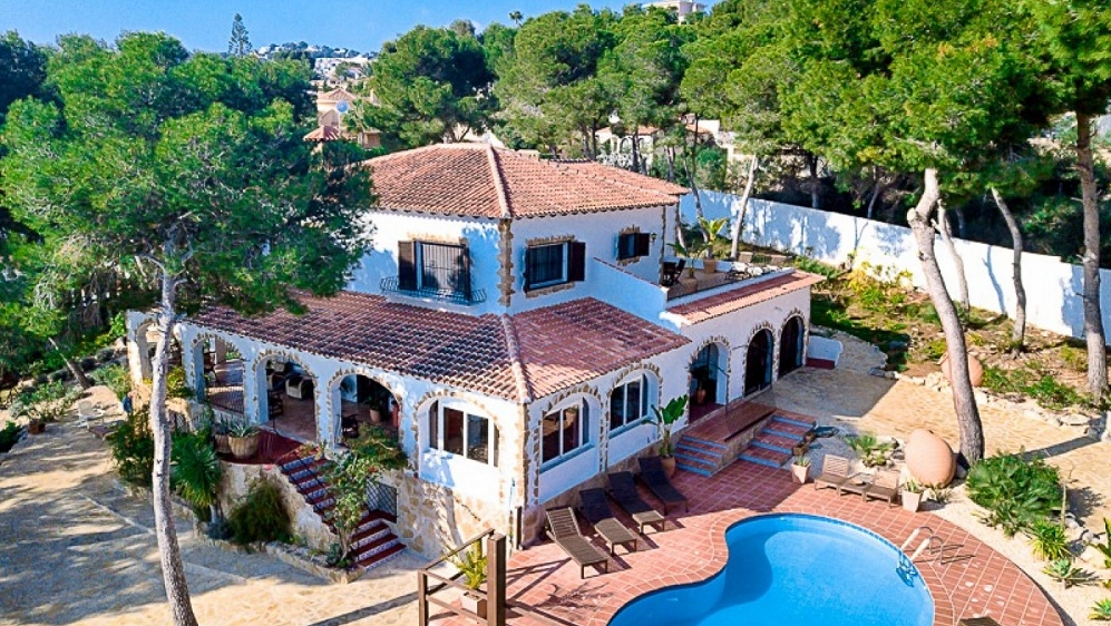 Stunning authentic finca within walking distance from Moraira centre