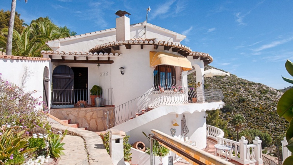 Super charmante Spaanse villa met een absoluut droomuitzicht op zee