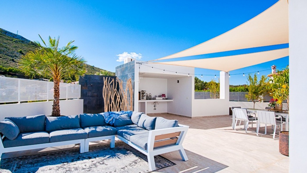 Schitterende moderne villa met spectaculair zeezicht aan de rand van natuurgebied