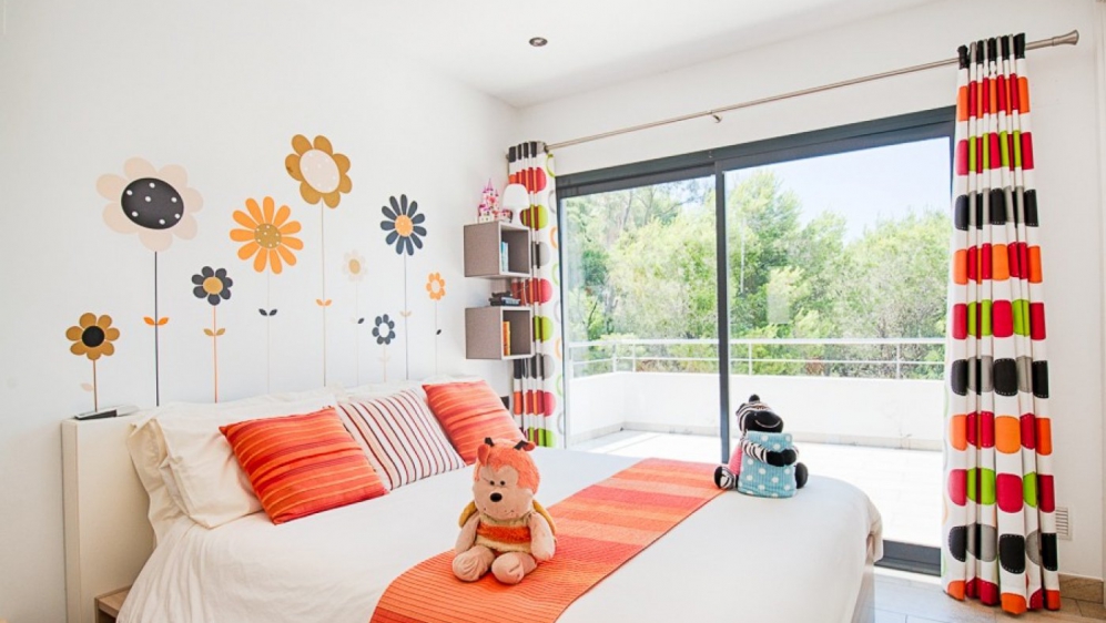 Beautiful contemporary villa with lovely sea views and 100% privacy