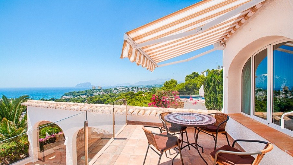 Stunning and very charming villa with amazing sea views in sought after El Portet area