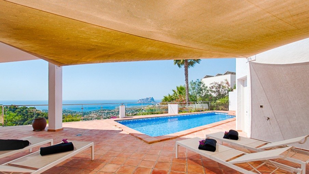 Super mooie Ibiza stijl villa met panoramisch zeezicht en 100% privacy in Moraira