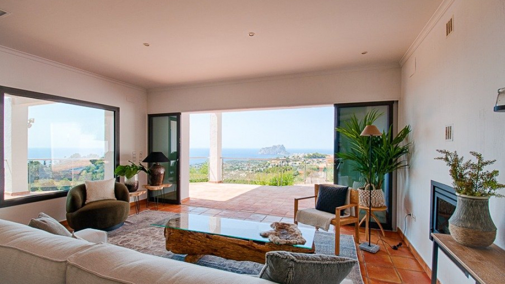 Super mooie Ibiza stijl villa met panoramisch zeezicht en 100% privacy in Moraira