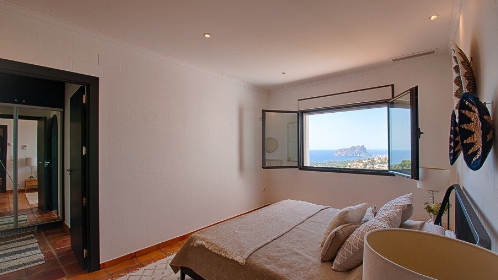 Super mooie Ibiza stijl villa met panoramisch zeezicht en 100% privacy in Moraira