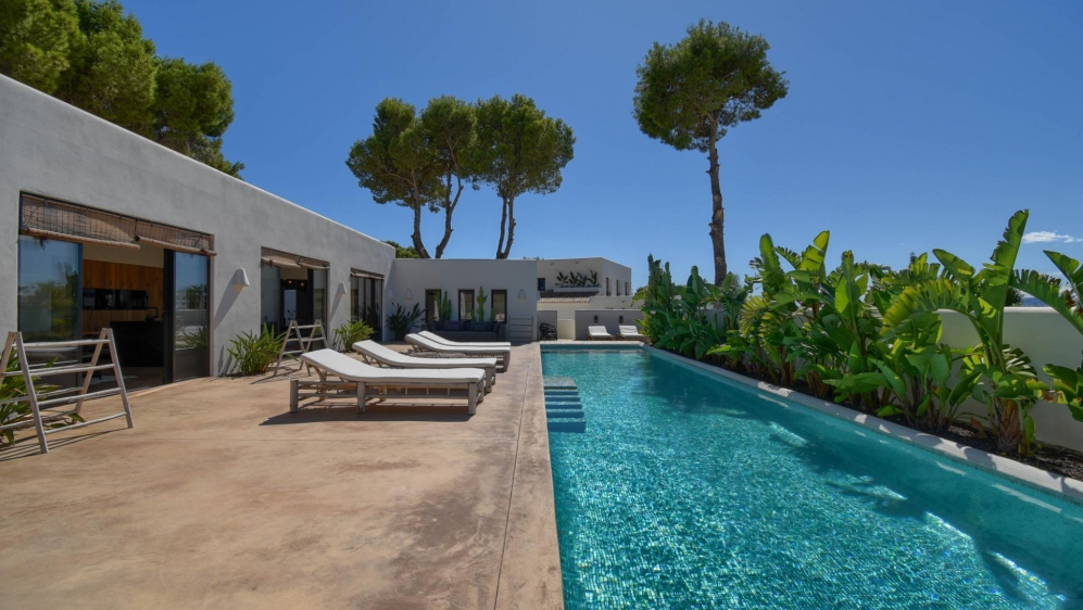 Superb Ibiza style villa in a lovely location in Moraira