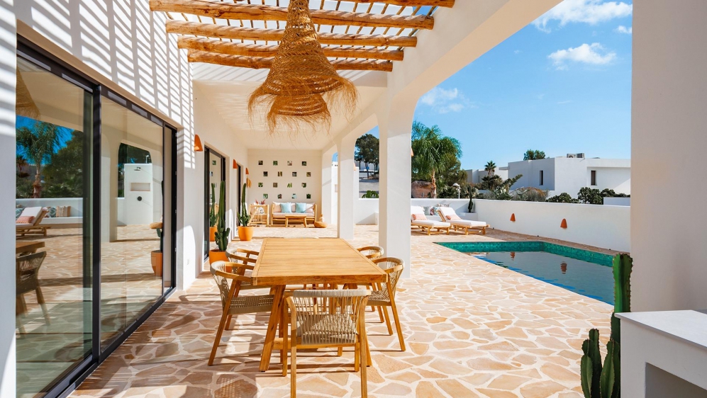 Schitterende instapklare nieuwe Ibiza stijl villa met zeezicht in Moraira