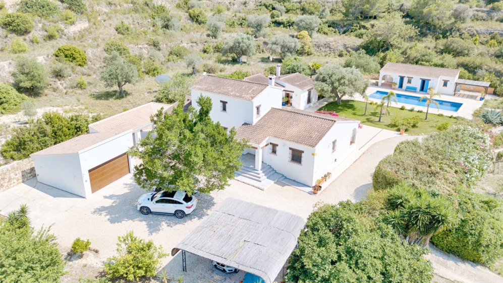 Beautiful finca in green surroundings offering breathtaking views in Benissa 