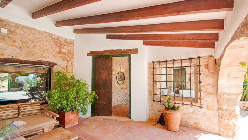 Costa Blanca's Hidden Gem: A Restored 200-Year-Old Finca surrounded by natural beauty