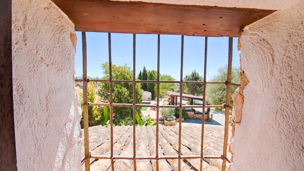 Costa Blanca's Hidden Gem: A Restored 200-Year-Old Finca surrounded by natural beauty