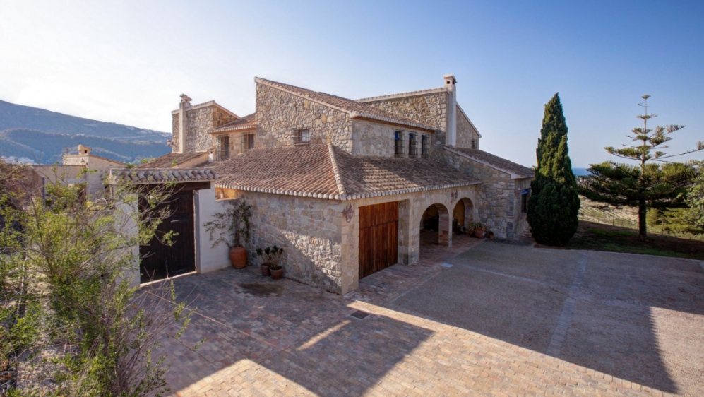 Unique luxury finca with sea and mountain views in one of the most beautiful spots of Moraira