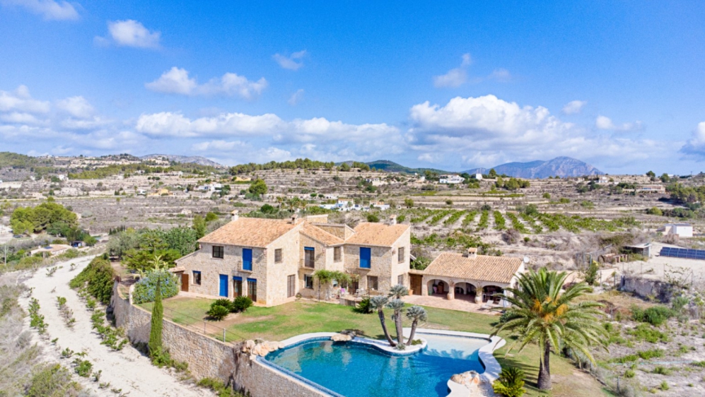 Unique luxury finca with sea and mountain views in one of the most beautiful spots of Moraira