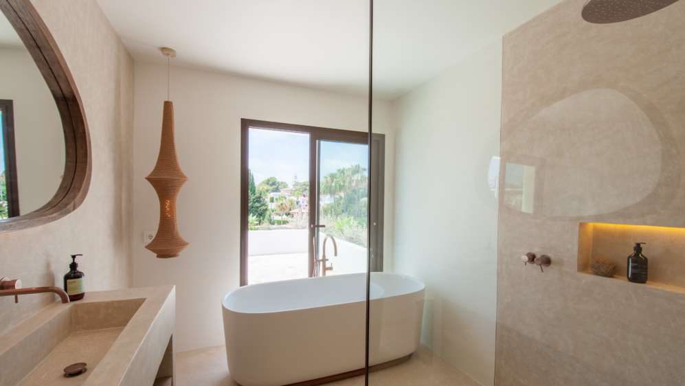 Luxe nieuwgebouwde Ibiza stijl villa op toplocatie Benissa