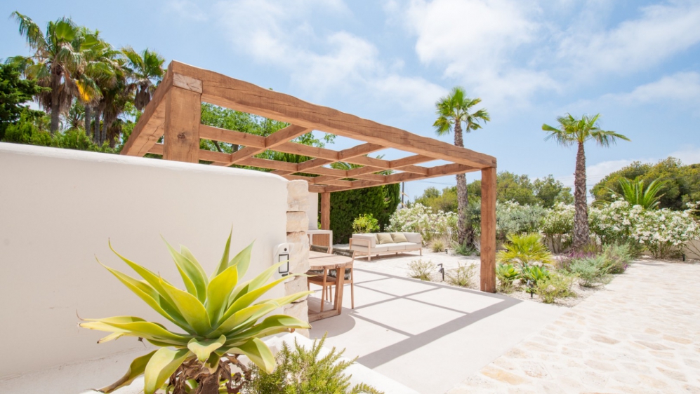 Luxe nieuwgebouwde Ibiza stijl villa op toplocatie Benissa