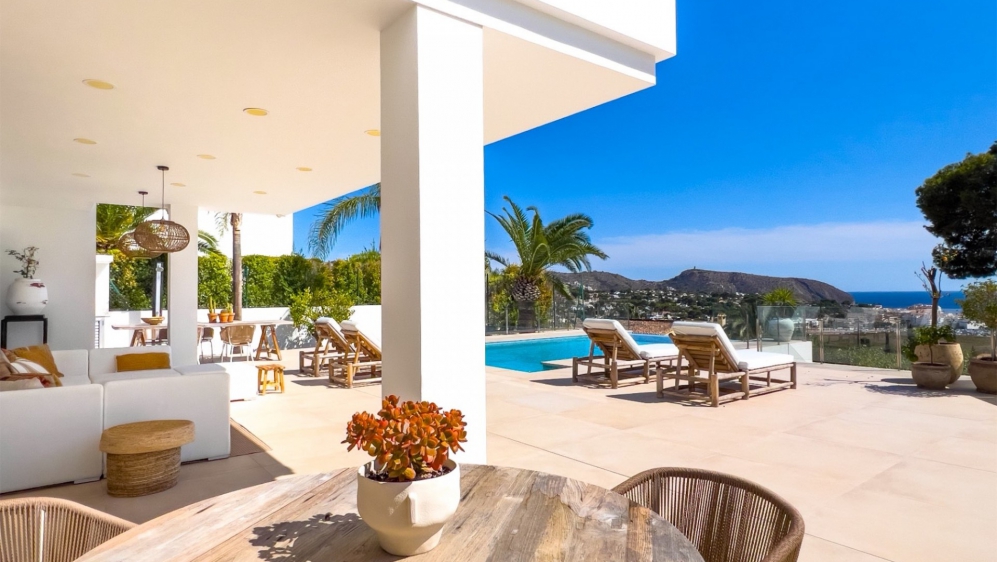 Modern Mediterrane villa met panoramisch zeezicht op toplocatie in Moraira