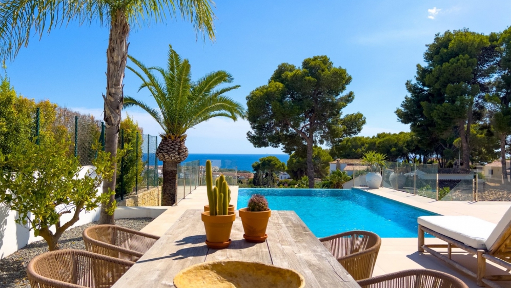 Modern Mediterrane villa met panoramisch zeezicht op toplocatie in Moraira