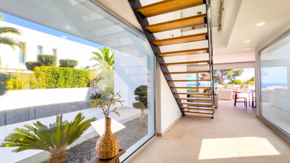 Modern Mediterrane villa met panoramisch zeezicht op toplocatie in Moraira