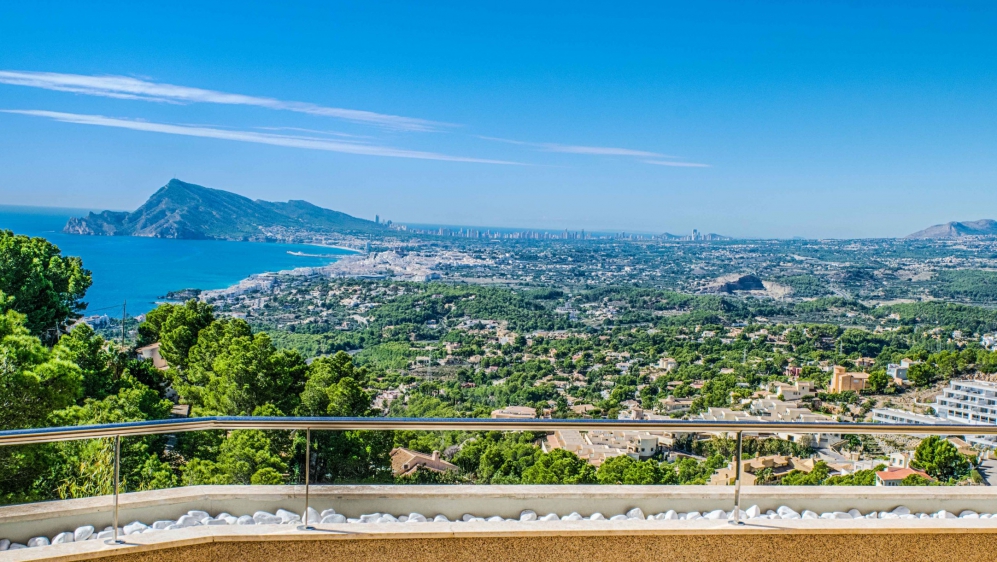 Prachtig appartement op het zuiden met spectacular uitzicht op Altea vanaf zeer ruim terras