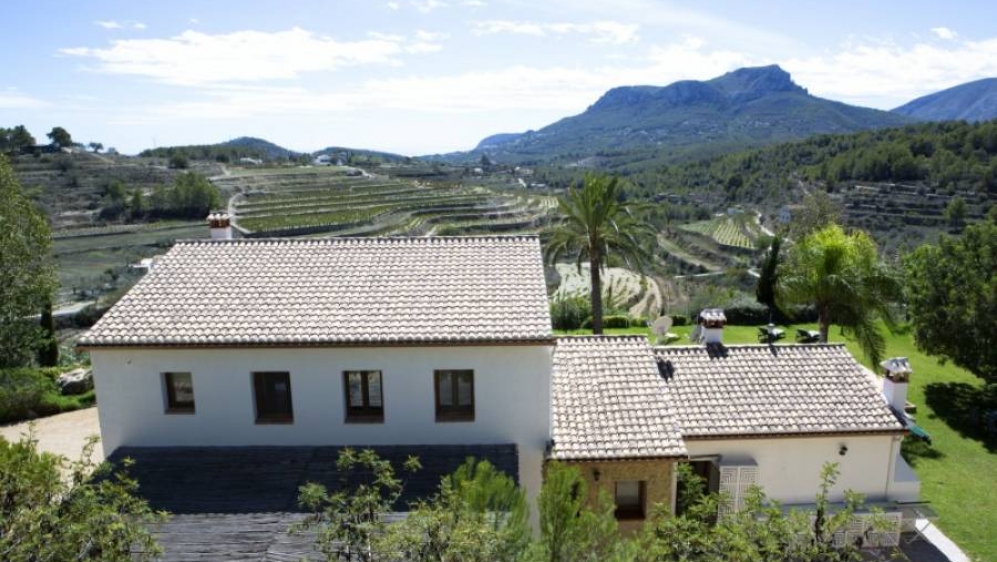 Stunning luxurious finca with beautiful views