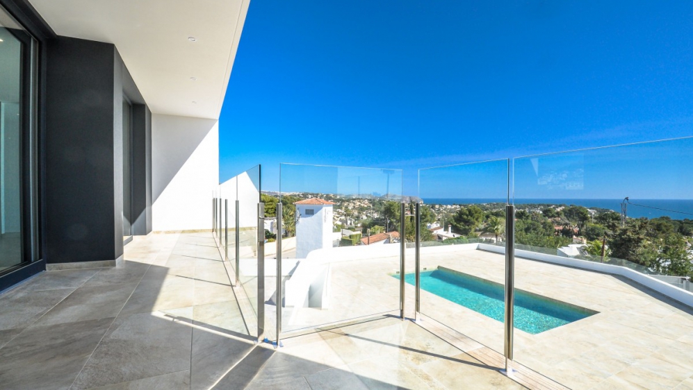 LARGE NEWLY BUILD VILLA CLOSE TO MORAIRA WITH EXCEPTIONAL SEA VIEWS