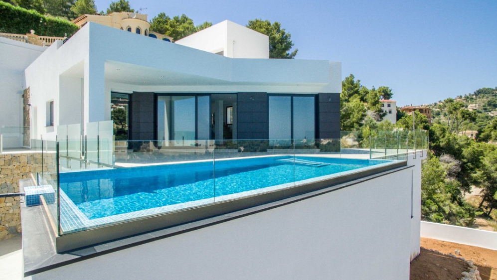 Nieuwe moderne villa met panoramische zeezichten in Benissa