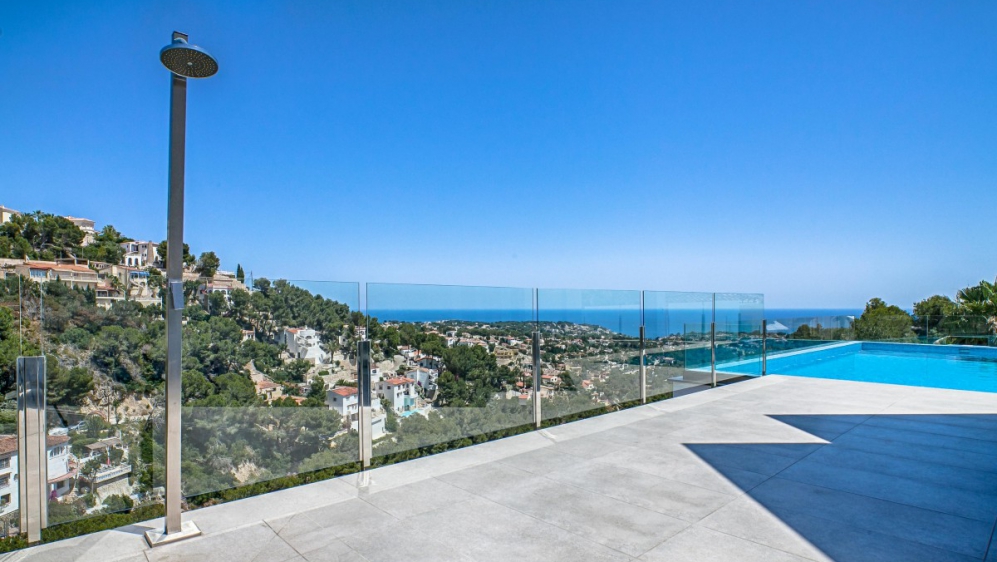 New modern villa with panoramic sea views in Benissa