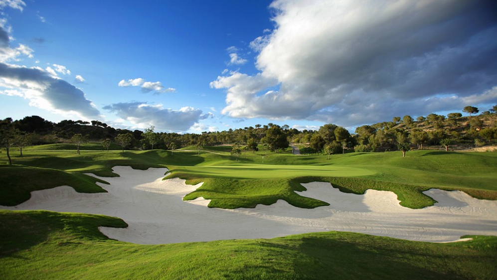 Luxury design villas on stunning Golf & Country Club