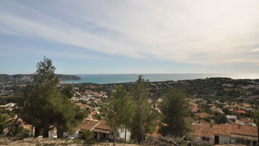 Fantastisch bouwperceel met zeezicht in Moraira