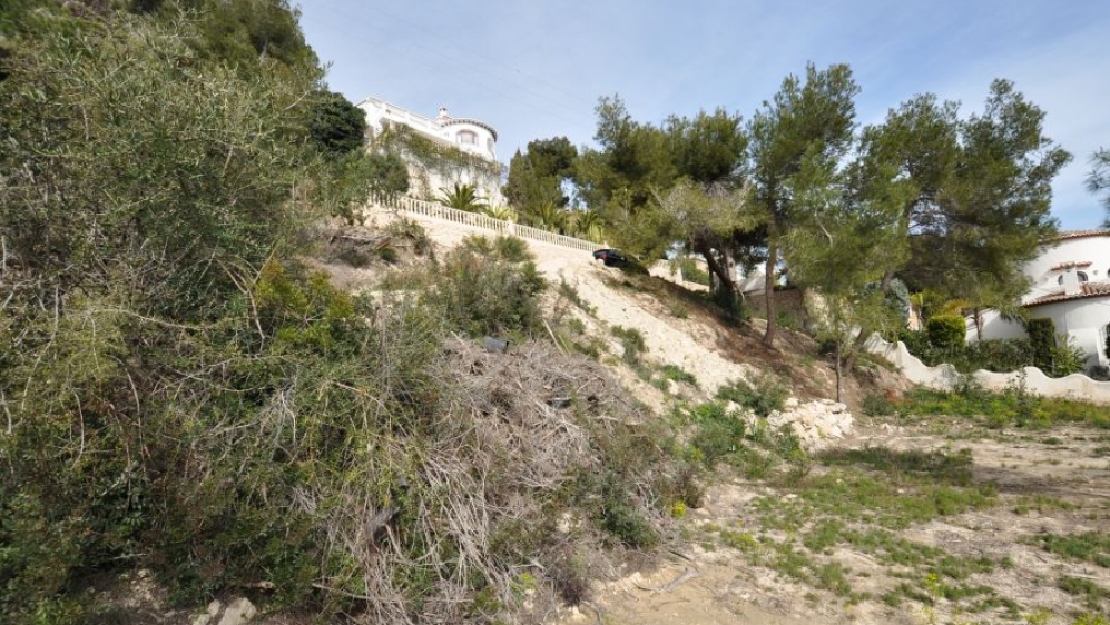 Fantastisch bouwperceel met zeezicht in Moraira