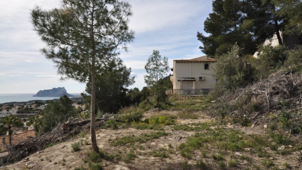 Fantastisch bouwperceel met zeezicht in Moraira