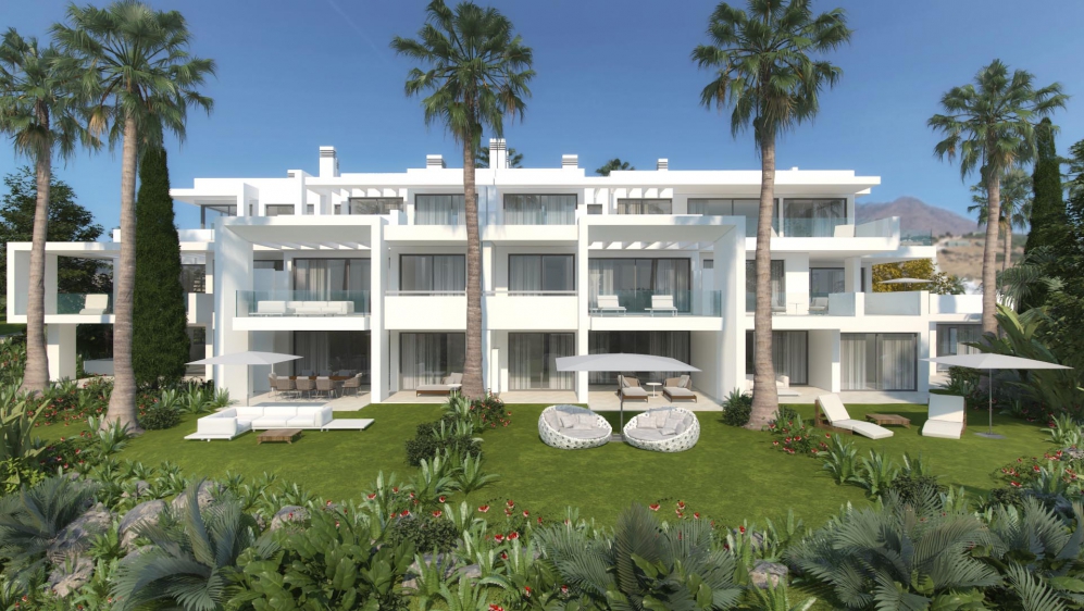 Beautiful new development featuring a crystal clear Lagune