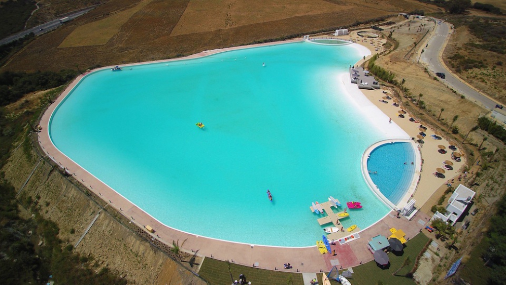 Geweldige resort met unieke kristalheldere lagune