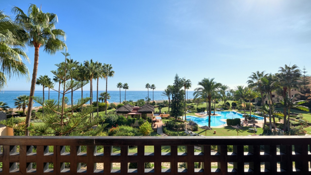 Stunning beachfront luxury apartment boasting amazing sea views