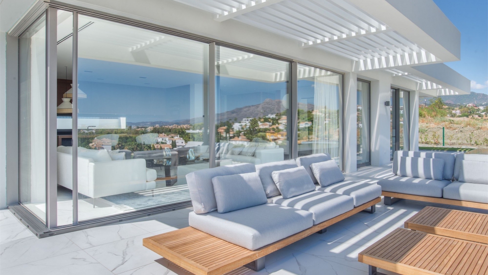 Amazing high end apartments and penthouse-villas with private plunge pool and fantastic views