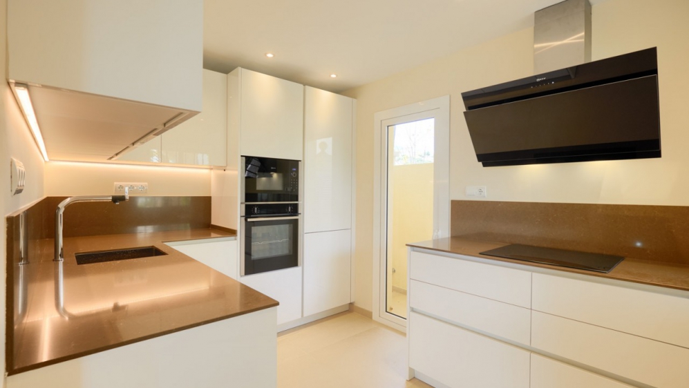 Beautiful and spacious townhouse with stunning sea views for sale in La Quinta Hills