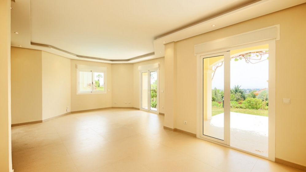 Beautiful and spacious townhouse with stunning sea views for sale in La Quinta Hills
