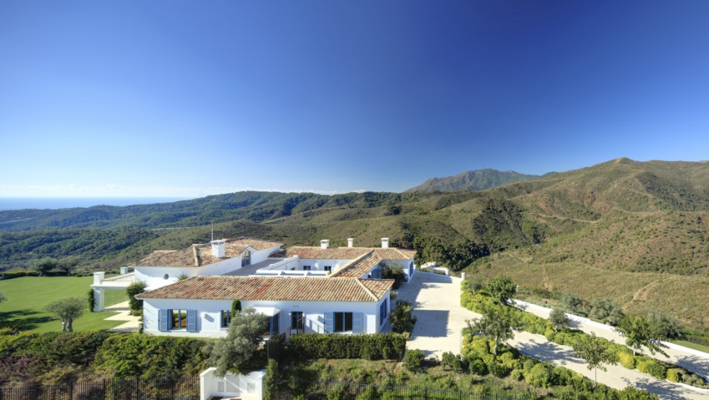 Stunning estate for sale in spectaculair location close to Marbella