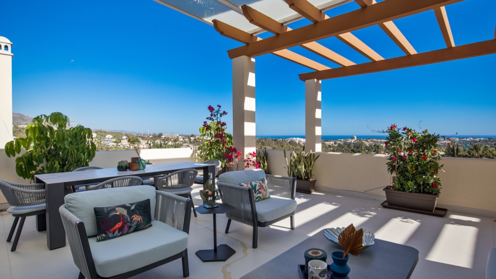 Schitterend ruim en zeer luxe penthouse met panoramisch zeezicht in het hart van de Golf vallei