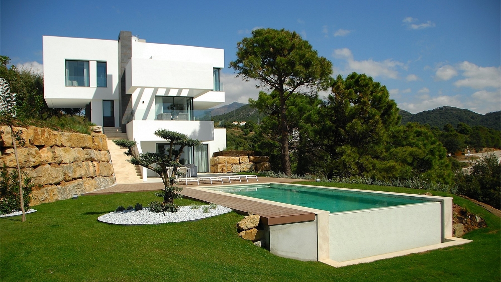 Spectaculair contemporary villa in dominant position with stunning sea and nature views