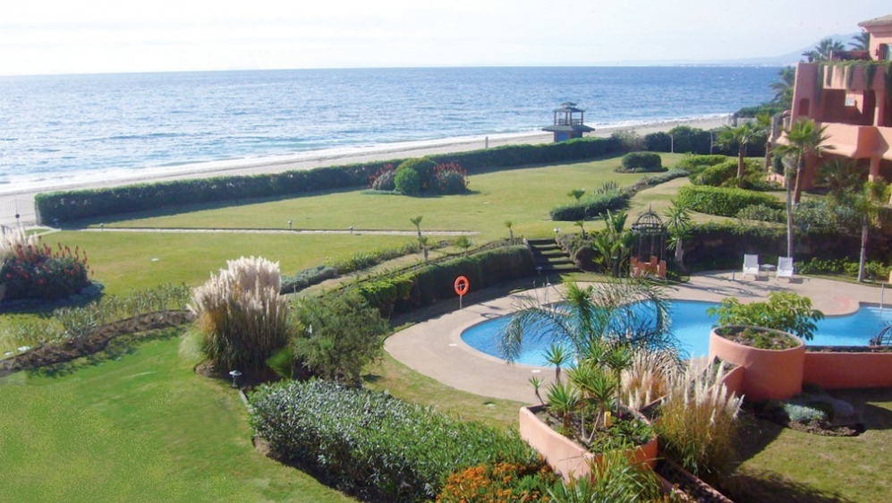 Beachfront development in Los Monteros Playa