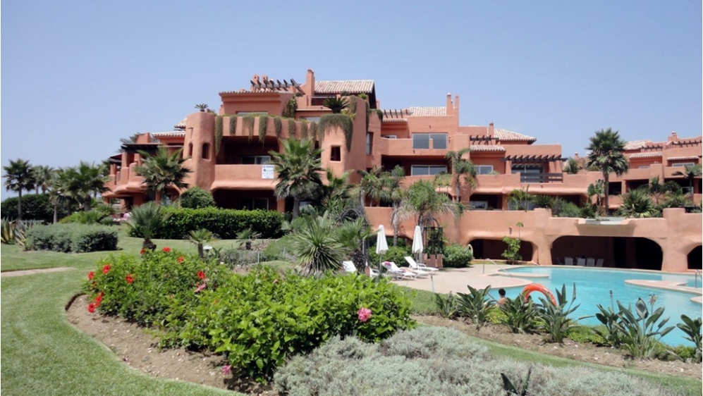 Beachfront development in Los Monteros Playa