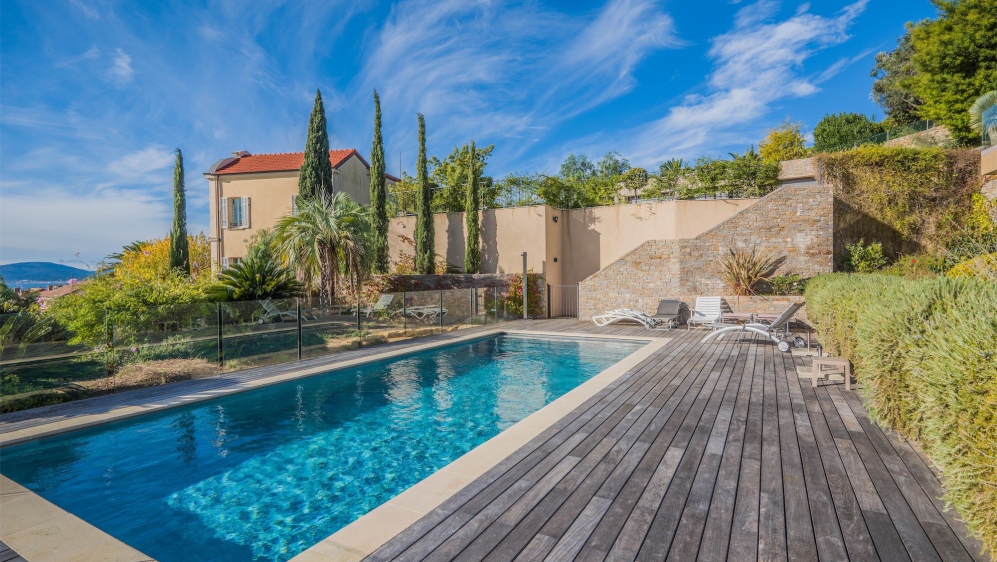 Luxe appartement met schitterend zeezicht in het centrum van Sainte Maxime